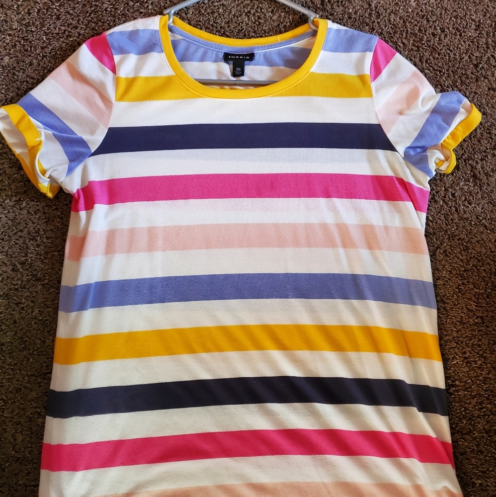 Torrid brand SS Top size 00 or Large!